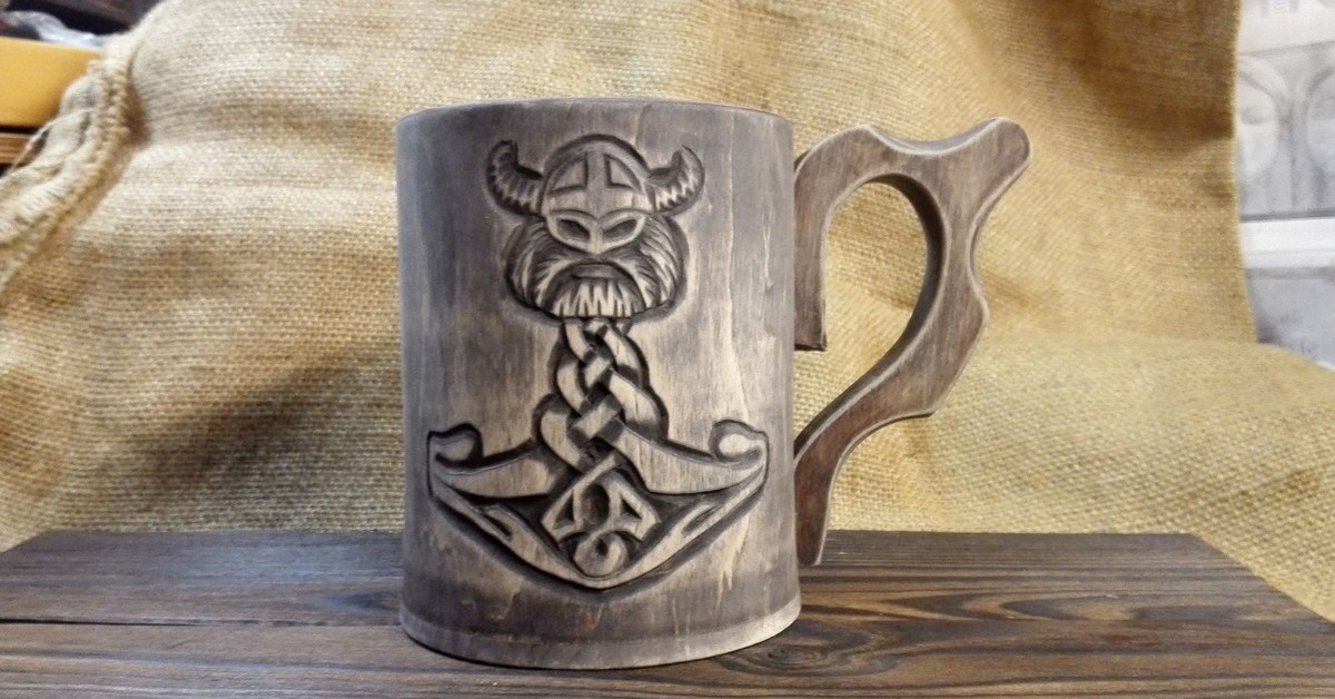 Кружки резьбы по дереву. Деревянная кружка викингов. Деревянные кружки. Кружки резьбы по дереву. Деревянная чашка.