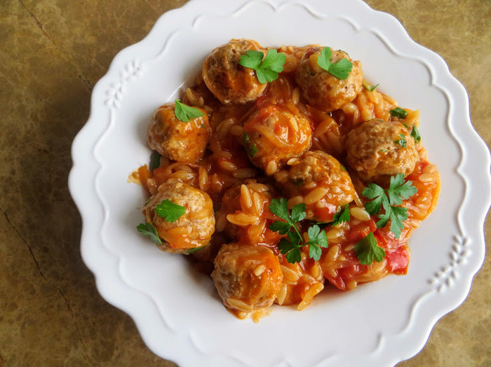 Lunch for the whole family - meatballs with pasta - My, Food, Meatballs, Pasta, Yummy, Preparation, Recipe, Other cuisine, Video recipe, Video, Longpost