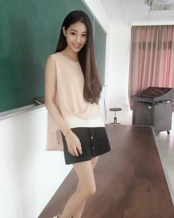 In Taiwan, found the most beautiful teacher of the island - Teacher, Beautiful girl, School, Longpost