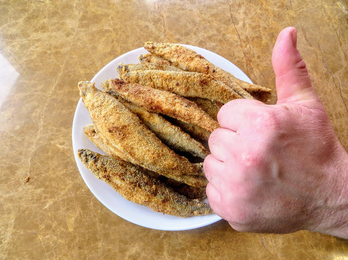No one will guess why the fish is so tasty / The whole secret is in the breading - My, Food, A fish, Smelt, Yummy, Recipe, Other cuisine, Preparation, Video recipe, Video, Longpost