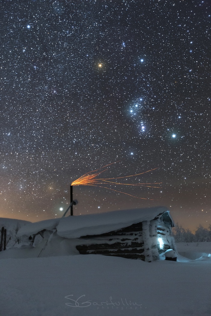 Under Orion. Shelter in the Northern Urals in an abandoned Mansi hut by Sergei Bakhtiyarov. - Ural, Northern Ural, The mountains, Main Ural Range, Sky, The photo, Nature