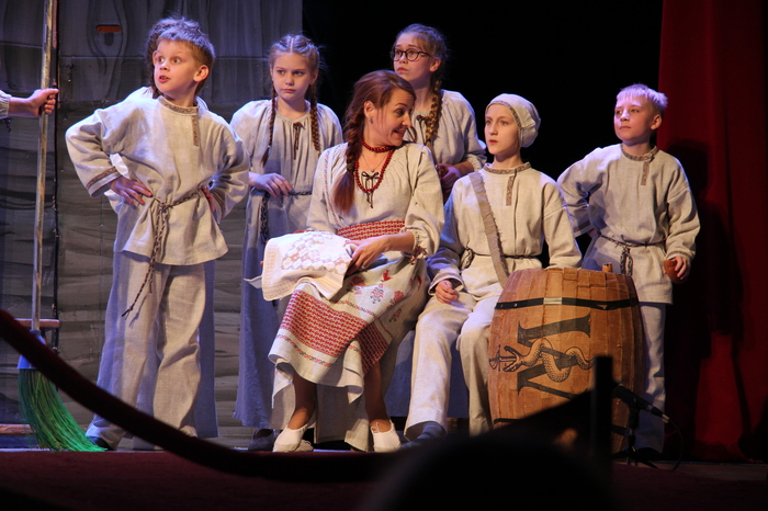 Theater in a provincial town - My, Family, Theatre, Murom, Video, Longpost