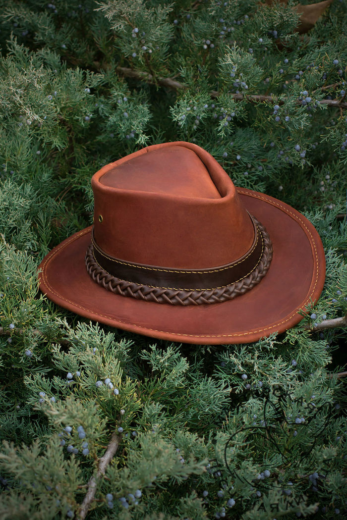 Шляпы крафт профессии. Шляпа пикабу. Как придать форму кожаной шляпе. Indian hat Craft. Виски шляпа
