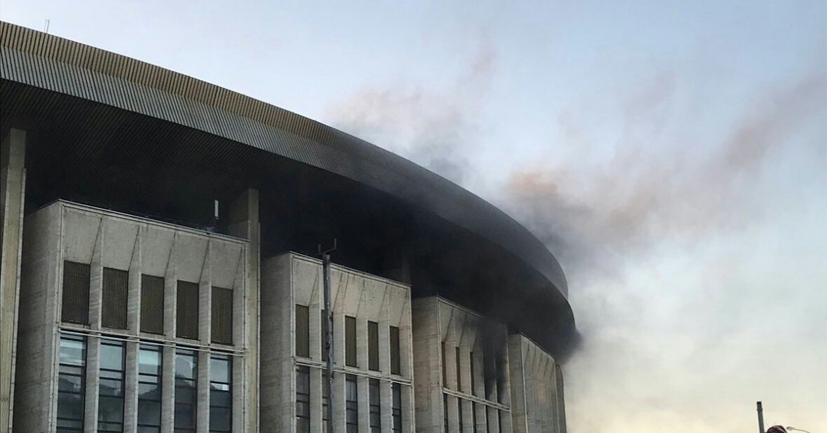 Спорткомплекс олимпийский. Пожар в спорткомплексе Олимпийский. Олимпийский на проспекте мира снесли. Спорткомплекс Олимпийский Санкт-Петербург. Олимпийский на проспекте мира сносят.