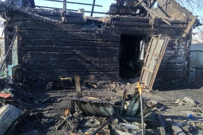 Нужна помощь. Будьте добры. Погорели сгорело абсолютно все. Администрация помогать отказывается. - Моё, Помощь, Пострадавшие