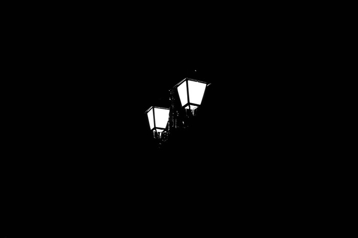 Lamp - My, Beginning photographer, Minimalism, Black and white photo, Lamp, Night