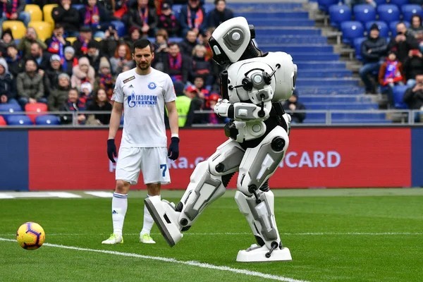 Robot Alyosha is back in business - Robot, Football, The science