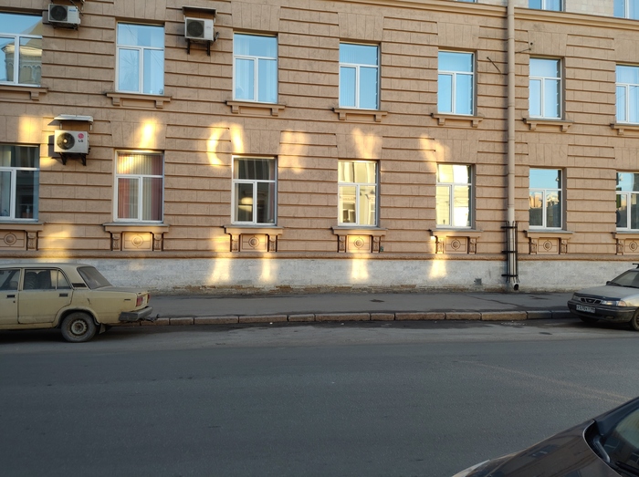 Что солнце написало?