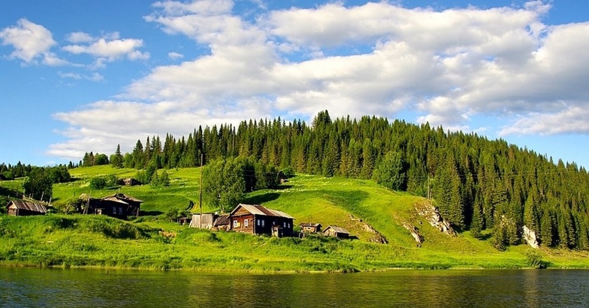 Отдых на берегу реки пермский край. Деревня горы Пермский край. Река Березовая Пермский край. Деревня Урал Башкирия. Деревня Урал Восточная Сибирь.