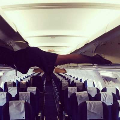 Flight attendants showed what they do while there are no passengers nearby - Stewardess, Dedication, Scream, Longpost