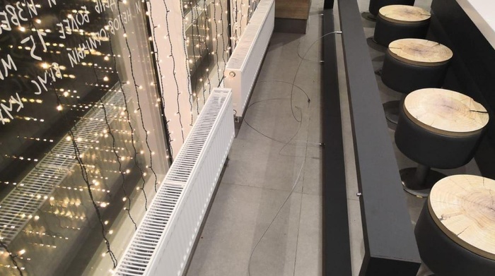 В KFC на подростков упала балка. Семеро пострадали