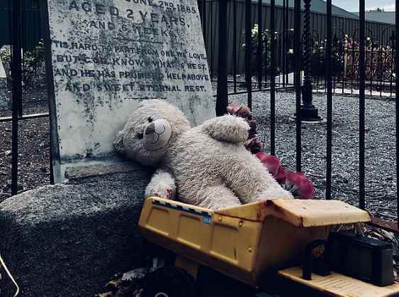 The mystery of the 134-year-old child's grave, which someone still brings toys - Cemetery, Toys, Тайны, Longpost