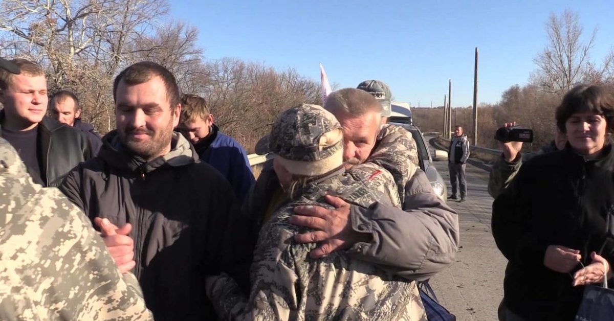 Обмен военнопленными между россией и украиной. Обмен пленными. Обмен пленными между Россией и Украиной Россия. Обмен пленными ДНР.