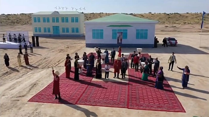 For Berdymukhammedov, they staged dances in the desert against the backdrop of cardboard houses. - Turkmenistan, Dictator, Illusion, Town, Arkadag, Gurbanguly Berdimuhamedov, Longpost