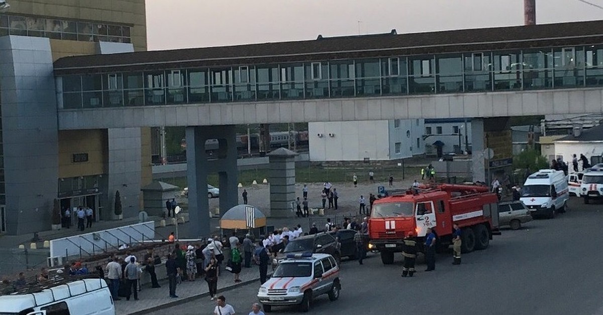 Сбс эвакуация сегодня. Москва Сити эвакуация сегодня. Airport evacuation.