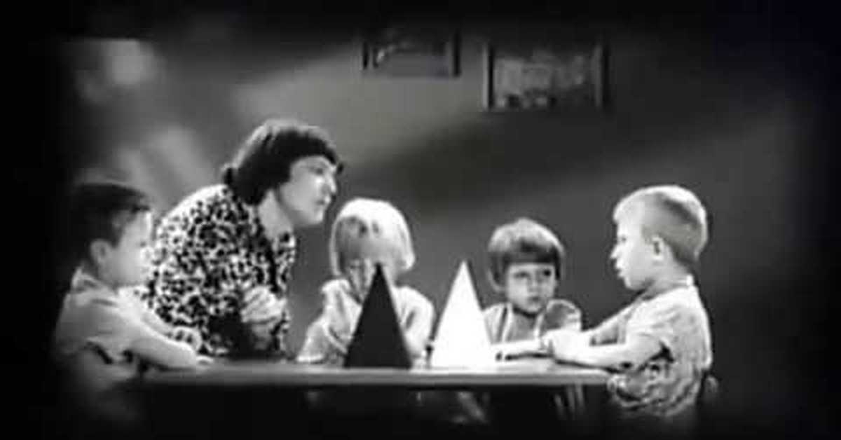 Я и другие 1971 пирамидки. Эксперимент белый. Эксперимент белый. Эксперимент белый. Психологический эксперимент с детьми.