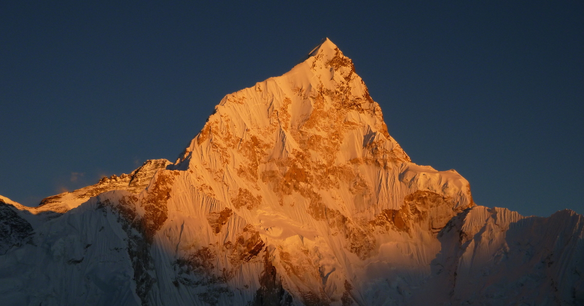 Второе горе. Гималаи Эверест Джомолунгма. Вершина k2, Гималаи. К2 гора в Гималаях. Скала Эверест.