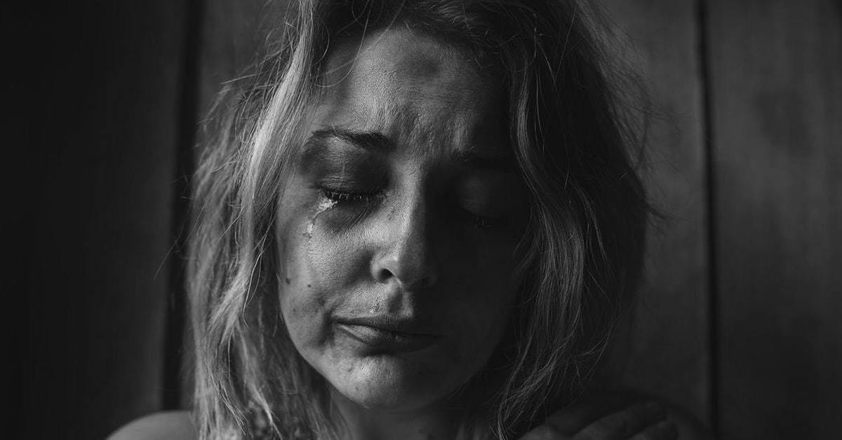 Плачущая женщина фото