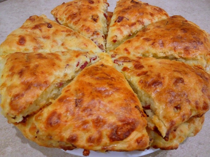 Scones with cheese and sausage - My, Cooking, Cheese, Recipe, Video, Sausage, Scones, Food