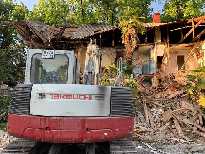 Workers destroyed the house of the Churikov family in Sochi - Sochi, Lawlessness, Demolition, Negative, Longpost