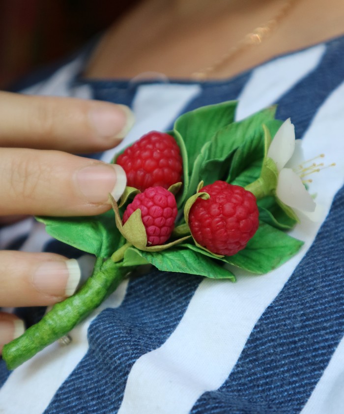 Handmade brooch with raspberries - My, Brooch, Raspberries, Handmade, Sale, Needlework