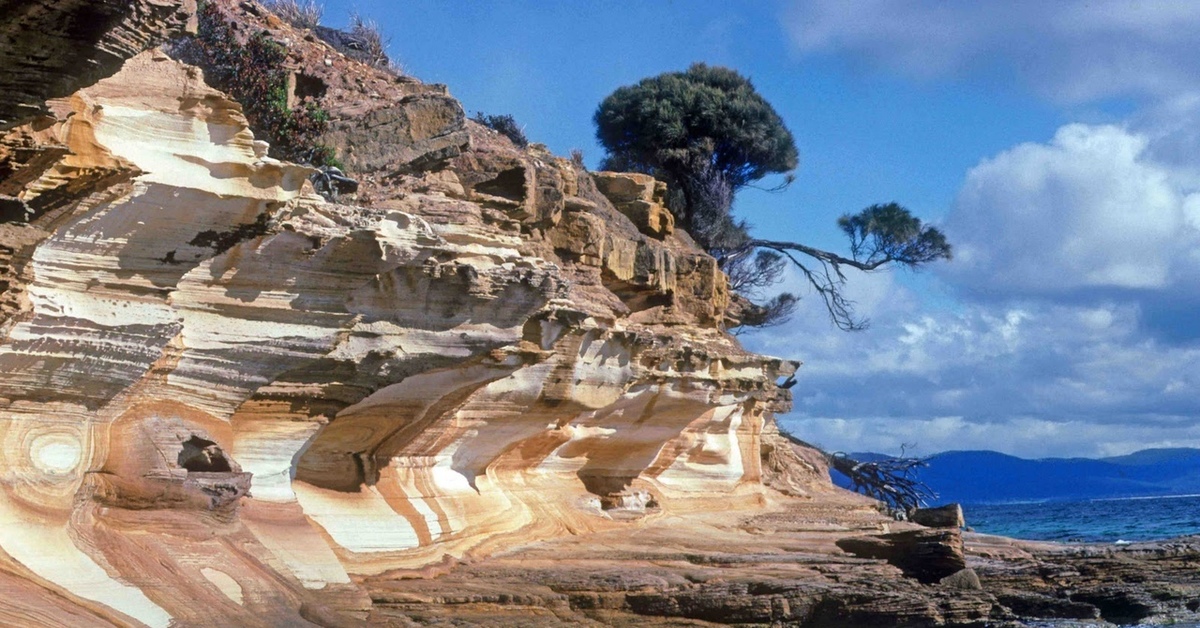 Происхождение островов австралии. Остров Тасмания Австралия. Скалы Тасмании. Лурана Тасмания. Природа острова Тасмания.