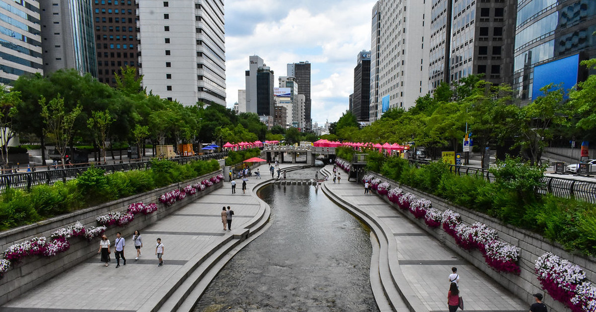 Seoul отзывы. Линейный парк Чхонгечхон в Сеуле.. Линейный парк Чхонгечхон в Сеуле план. Город Сеул 2021. Урбанистика Сеула.