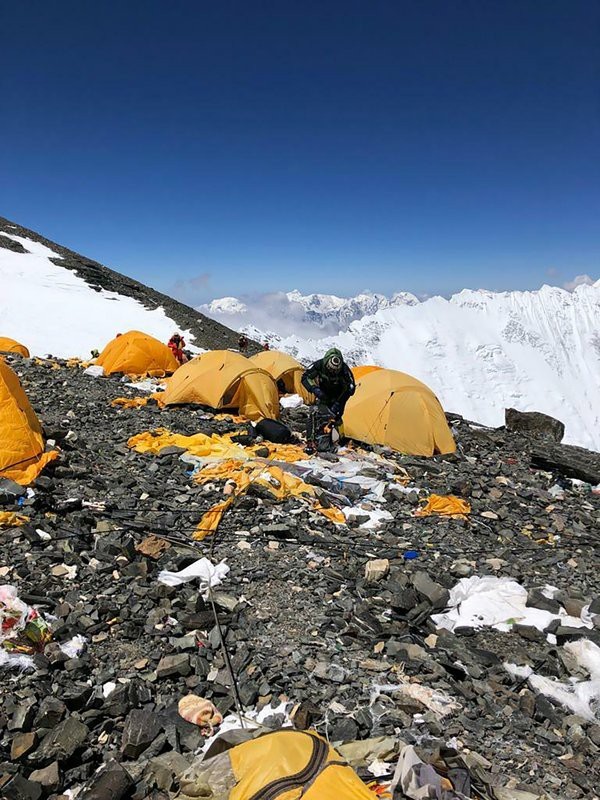 Tons of climbers' feces poisoned the slopes of Everest - Everest, Потоп, Feces, Longpost