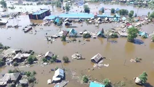 While people are drowning: residents of the Irkutsk region complained about public utilities saving the houses of officials - Nizhneudinsk, Irkutsk region, Flood, Negative, Officials, Housing and communal services, Help, Video