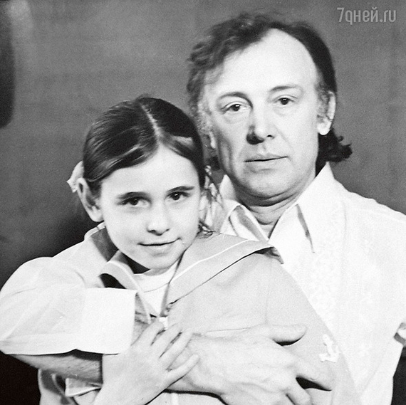 Photos of celebrities with their children (part 2). - Celebrities, A selection, Family photo, 90th, Actors and actresses, Interesting, The photo, Longpost, Mikhail Ulyanov, Vladislav Galkin, Alexey Buldakov, Natalia Fateeva, Viktor Tsoi, Dmitry Nagiyev, Valentin Gaft, Spartak Mishulin, Vyacheslav Tikhonov, Ilya Oleinikov, Innokentiy Smoktunovsky