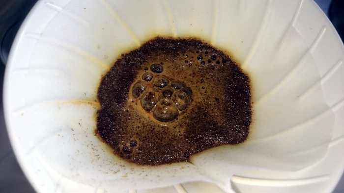 Что такое кофейная воронка и руководство для начинающих по кофеварке. Глава четвертая. Фильтровать (наливать).⁠⁠