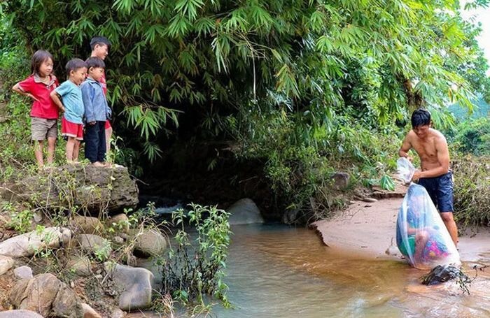 Road to Knowledge - School, River, Longpost