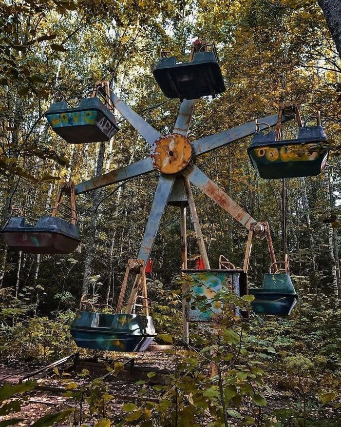 Time to ride - Fuck aesthetics, Abandoned, Carousel, Ferris wheel, Forest, Abandoned, Amusement park