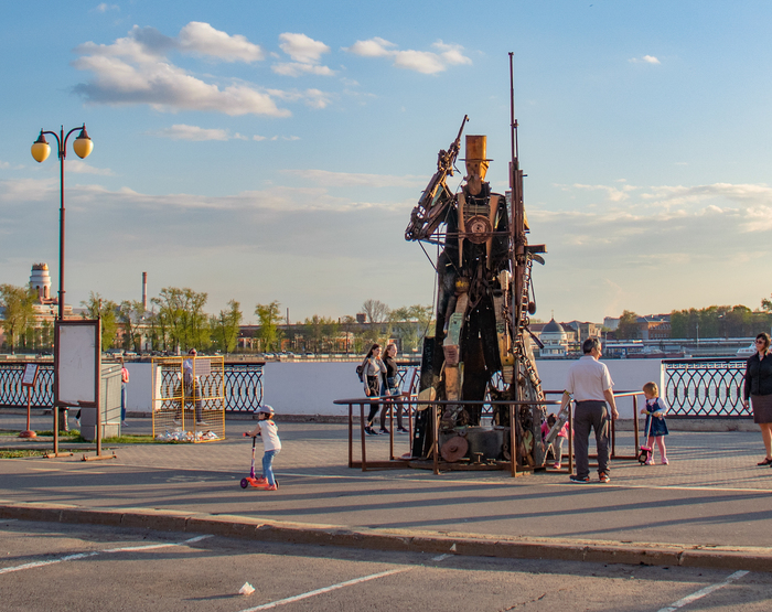 Мегатрон уже не тот. - Моё, Ижевск, Streetphoto, Без обработки, Уличная фотография