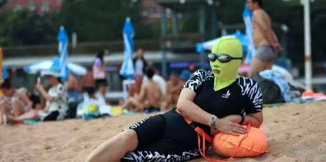 Facekini, increasingly gaining popularity on the beaches of China... . - China, Chinese, Swimsuit, Costume, Mask, Oddities, Interesting, , Longpost