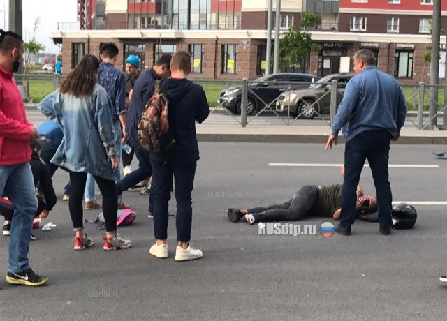 In St. Petersburg, a motorcyclist crashed into a concrete fence on a blocked road - Road accident, Motorcyclist, Saint Petersburg, Road works, Why, Without rooms, Video, Motorcyclists