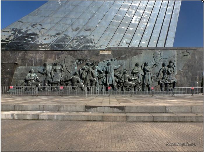 памятник покорителям космоса в москве история. Смотреть фото памятник покорителям космоса в москве история. Смотреть картинку памятник покорителям космоса в москве история. Картинка про памятник покорителям космоса в москве история. Фото памятник покорителям космоса в москве история