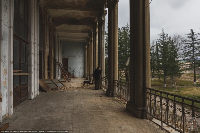 "Дворец Эпохи Социализма" Гигантский заброшенный санаторий в Цхалтубо