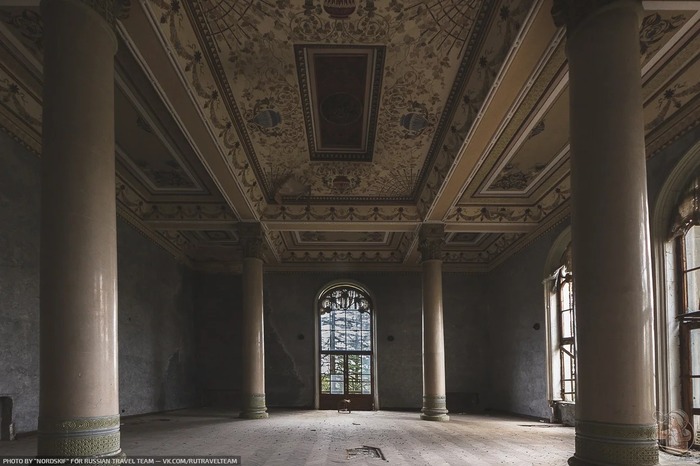 "Дворец Эпохи Социализма" Гигантский заброшенный санаторий в Цхалтубо