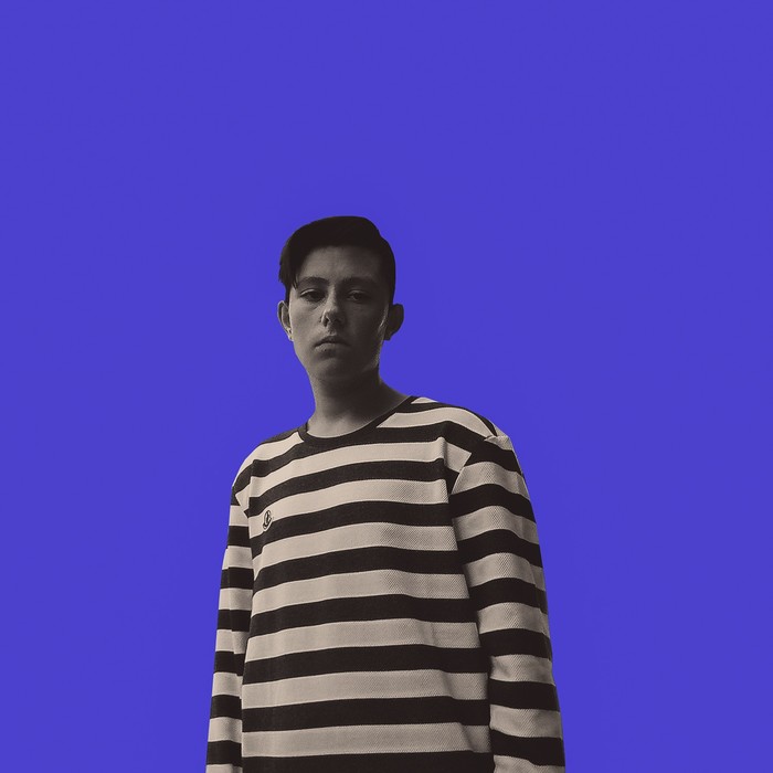  , 