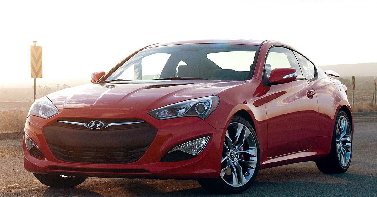 Автомобили до 1000000 рублей. Hyundai Genesis Coupe 2016. Хендай Дженезис купе 2016. Hyundai Genesis Coupe 2015. Hyundai Coupe 2016.