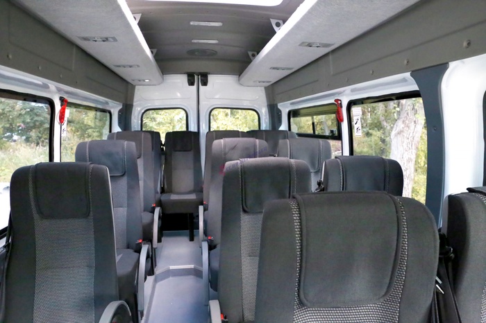 Трясясь в прокуренном салоне