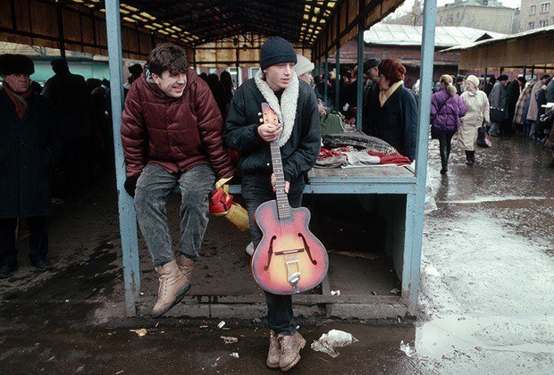 Тишинский рынок, Москва, начало 1990-х - Москва, 90-е, Рынок, Молодежь