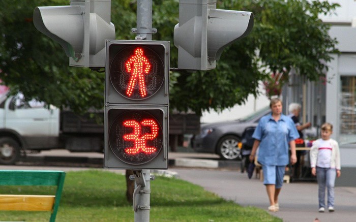 Be careful at crosswalks - My, Traffic rules, A pedestrian, Crosswalk, Traffic lights