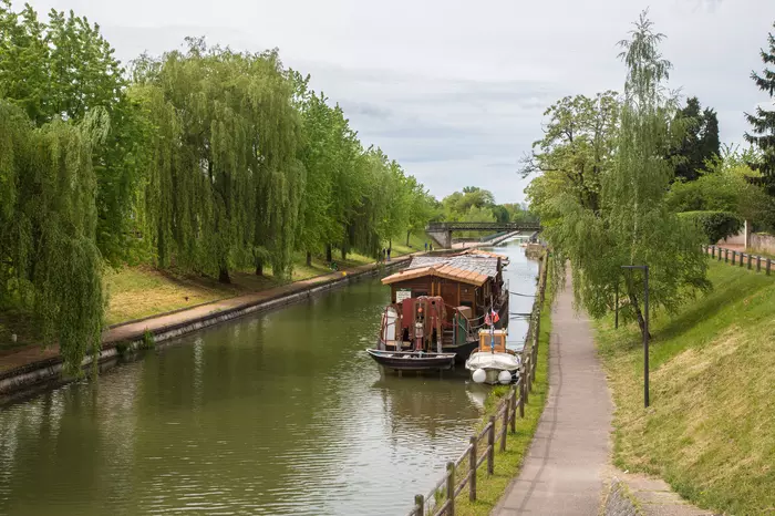 Canal on the bridge - My, France, Channel, Bridge, River, Oddities, Longpost, Aqueduct