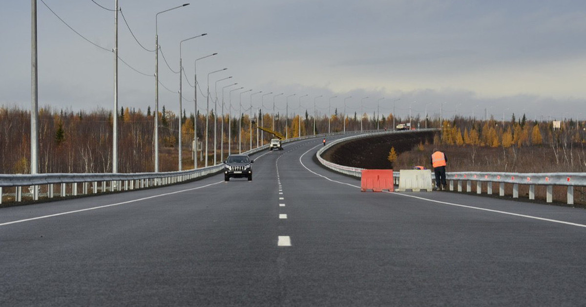 Дорога в аэропорт открыли. Салехард дорога. Дорога к аэропорту Салехард. Умные дороги. Дорога в аэропорт.