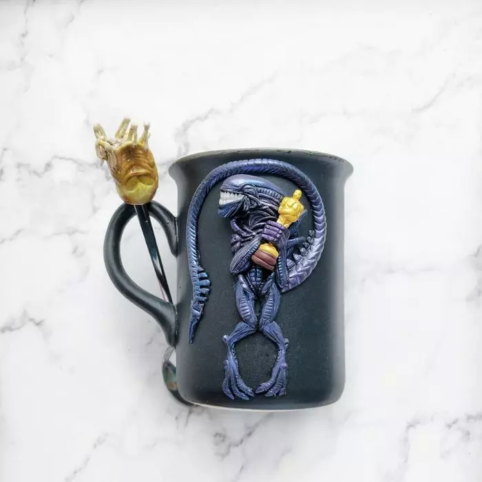 Alien on the mug) - My, Polymer clay, Handmade, Mug with decor, Xenomorph, Stranger, Video, Longpost