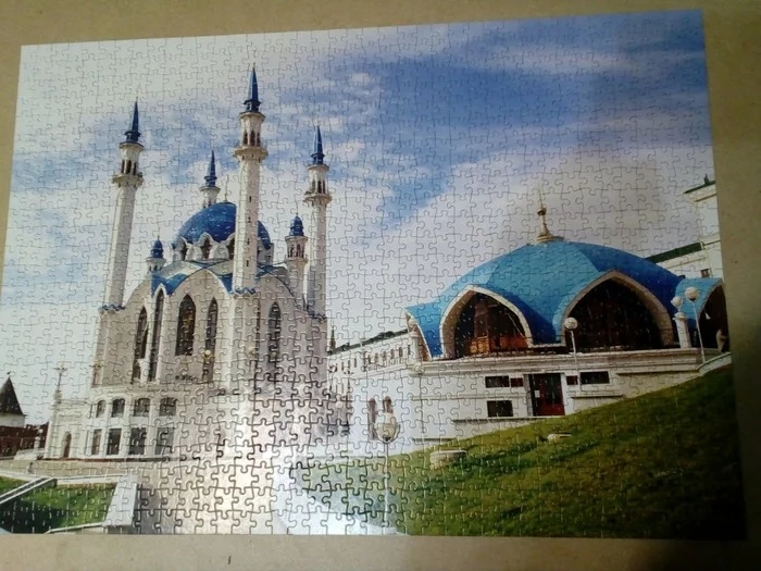 Finished my first 1000 piece puzzle. - My, Hobby, Puzzle, Photo on sneaker, Longpost