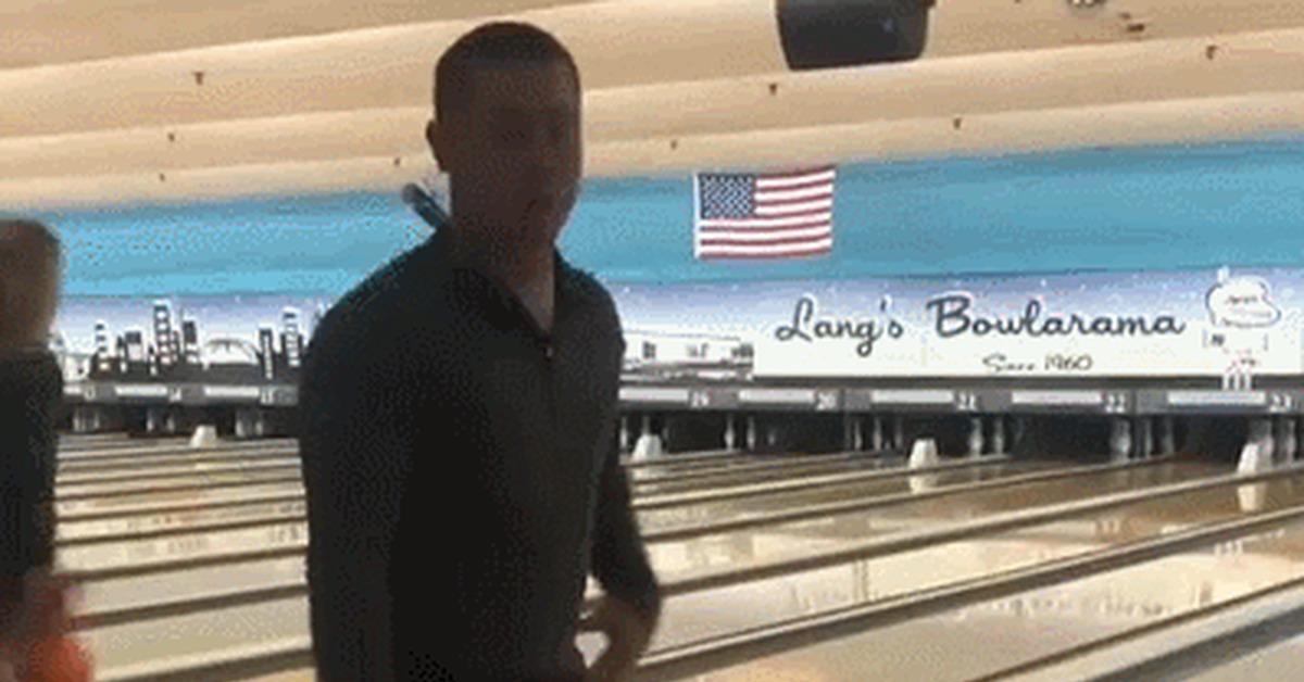 Teamwork - Bowling, Trick, GIF, Twist