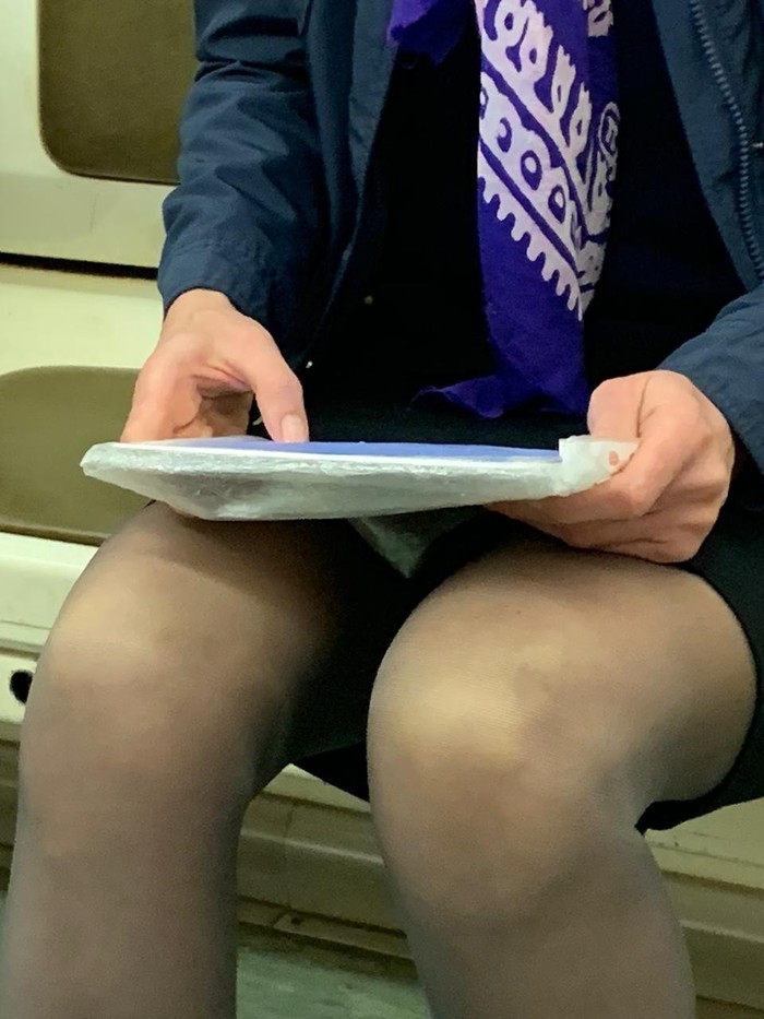 Зачем чехол или стекло, когда есть это.